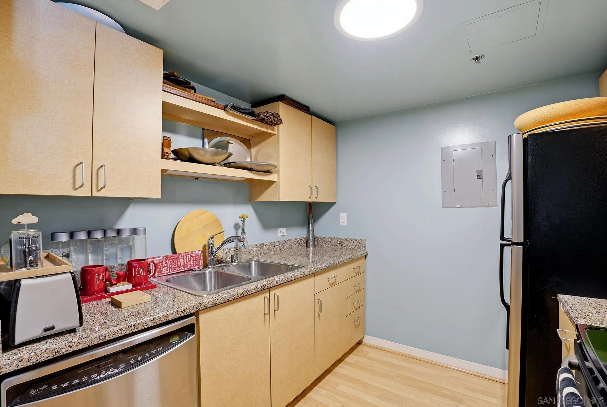 425 W Beech St Unit 107