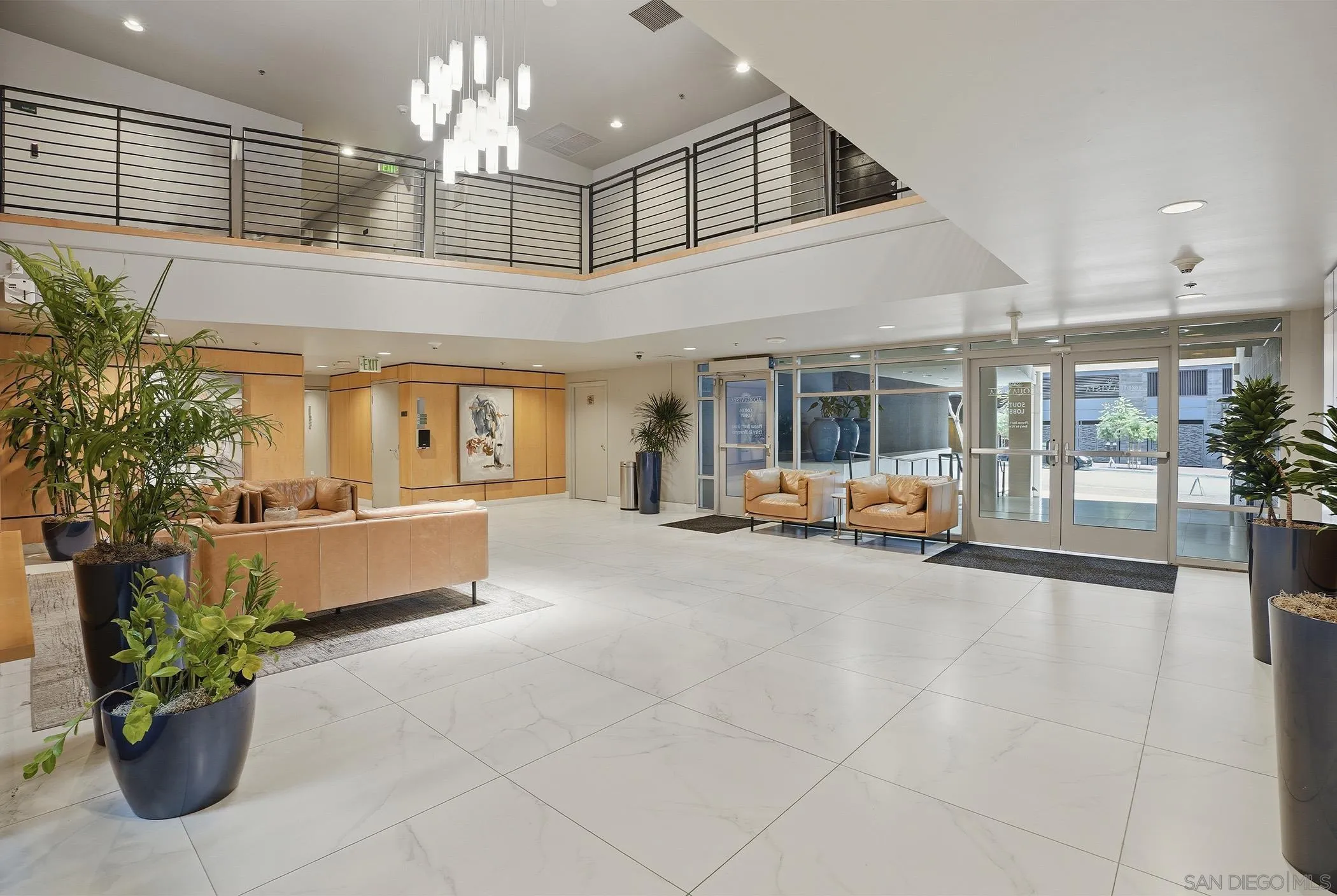 425 W Beech St Unit 107