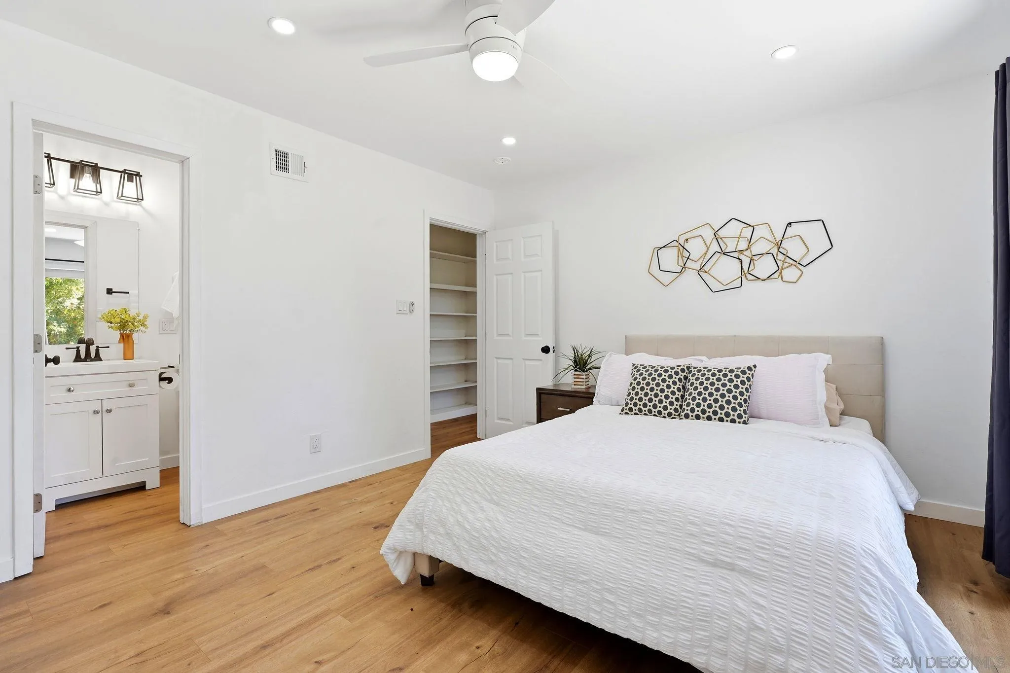 856 Elm Ave
