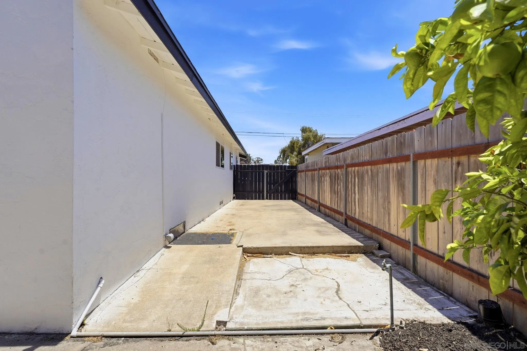 856 Elm Ave