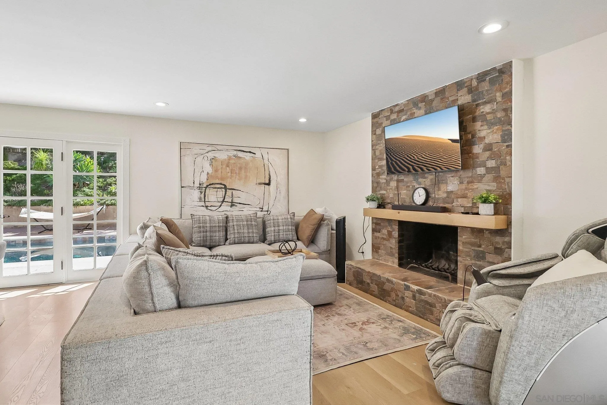 1334 Ridgeview Way