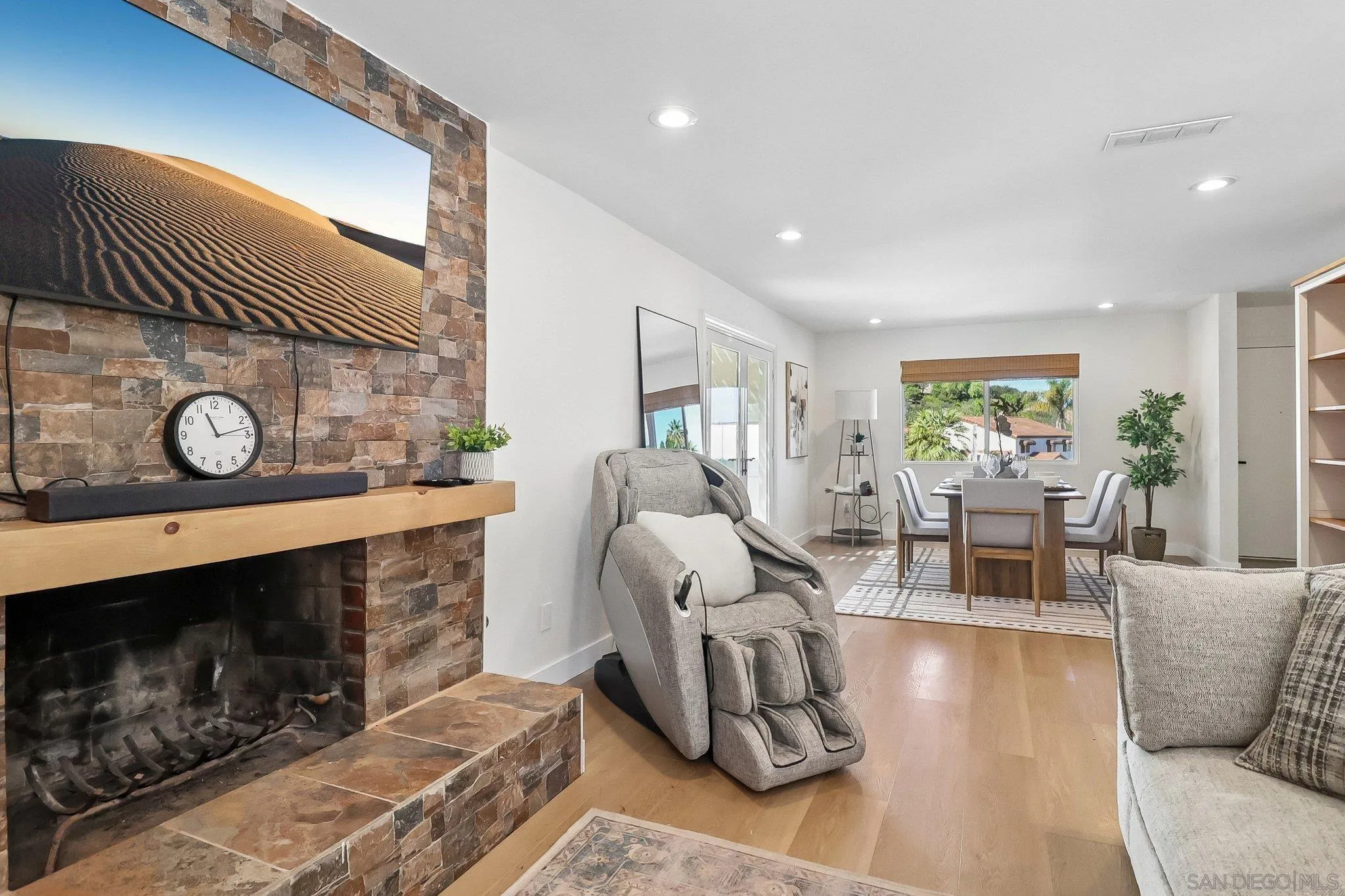 1334 Ridgeview Way