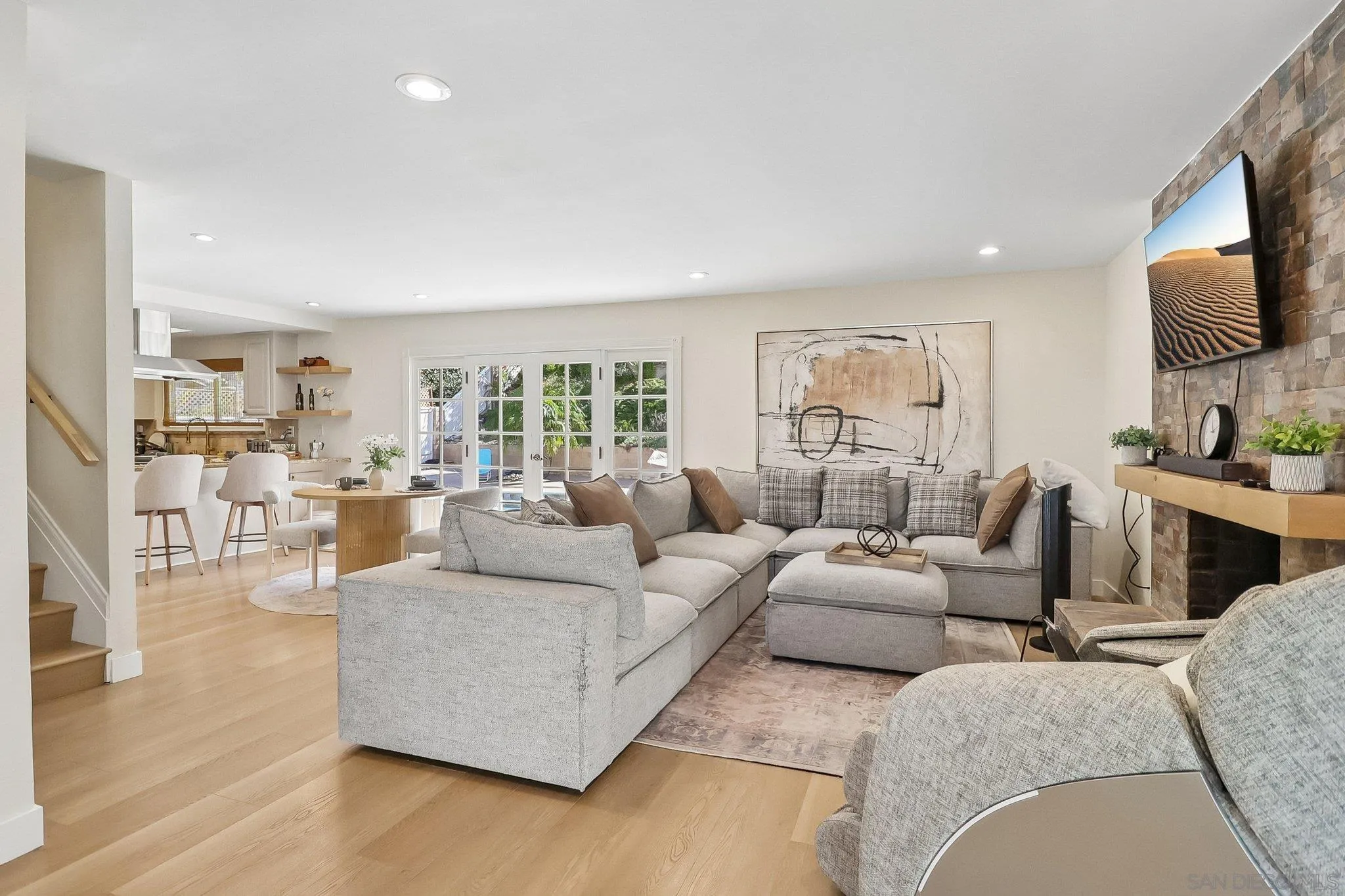 1334 Ridgeview Way