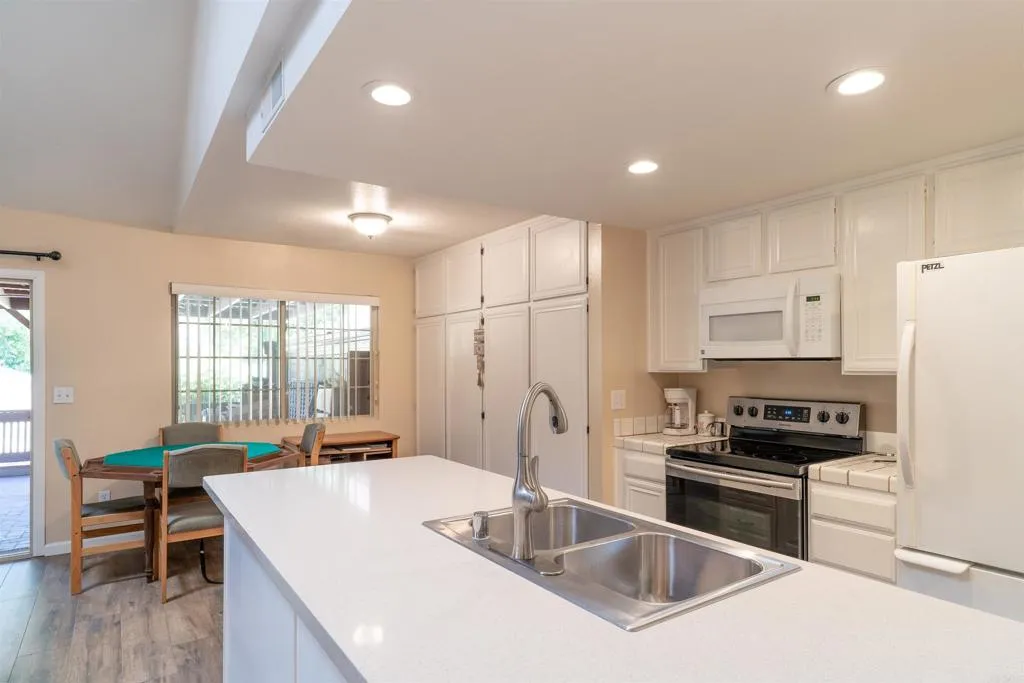 23691 Country Villa Rd