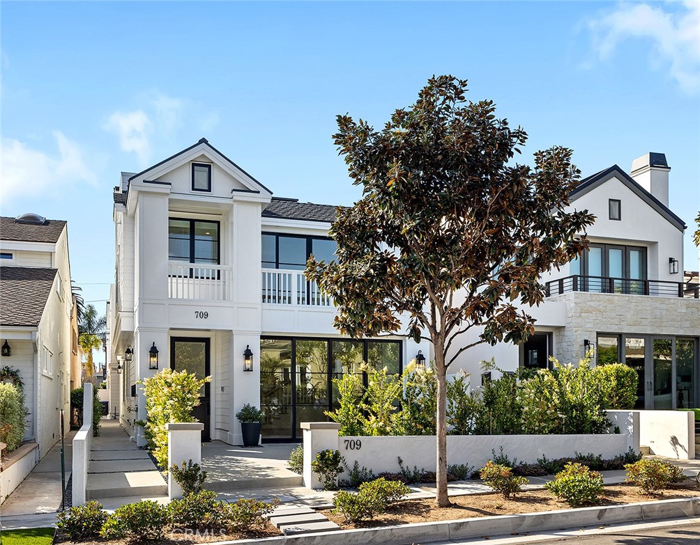 709 .5 Marigold Avenue