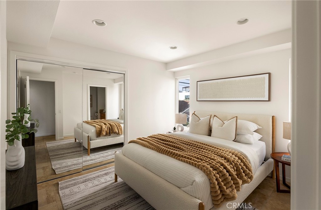 517 1/2 Larkspur