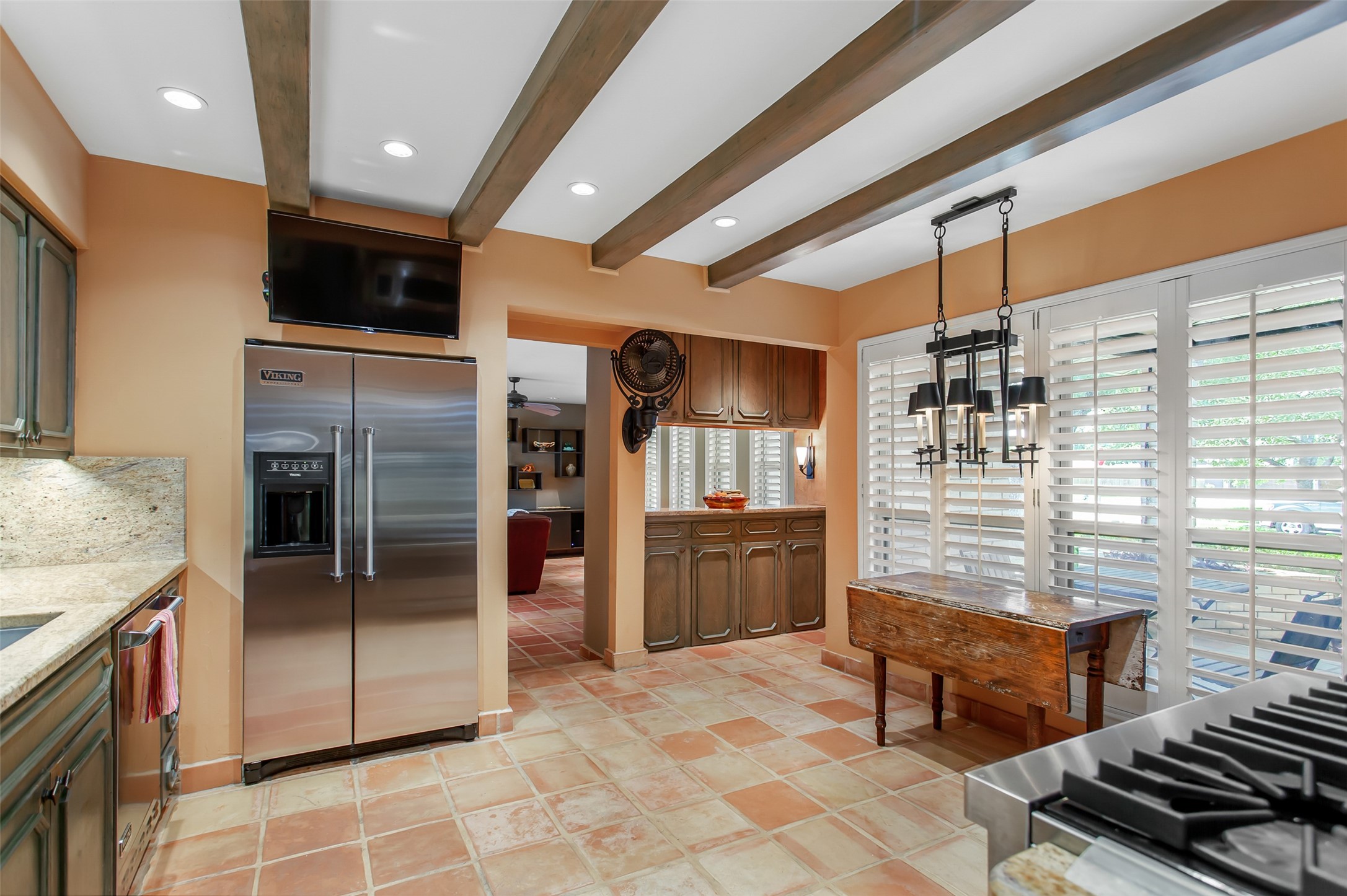 3501 Esplendor Avenue