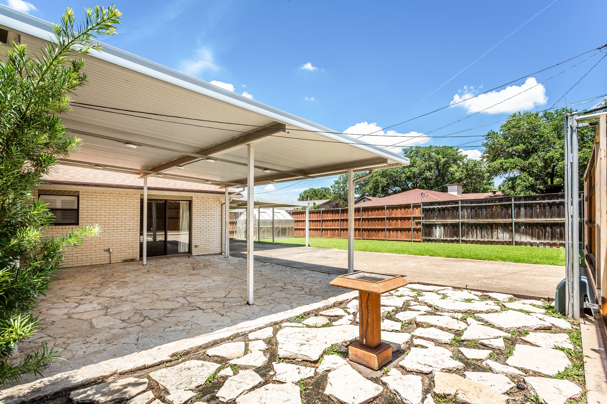 3501 Esplendor Avenue