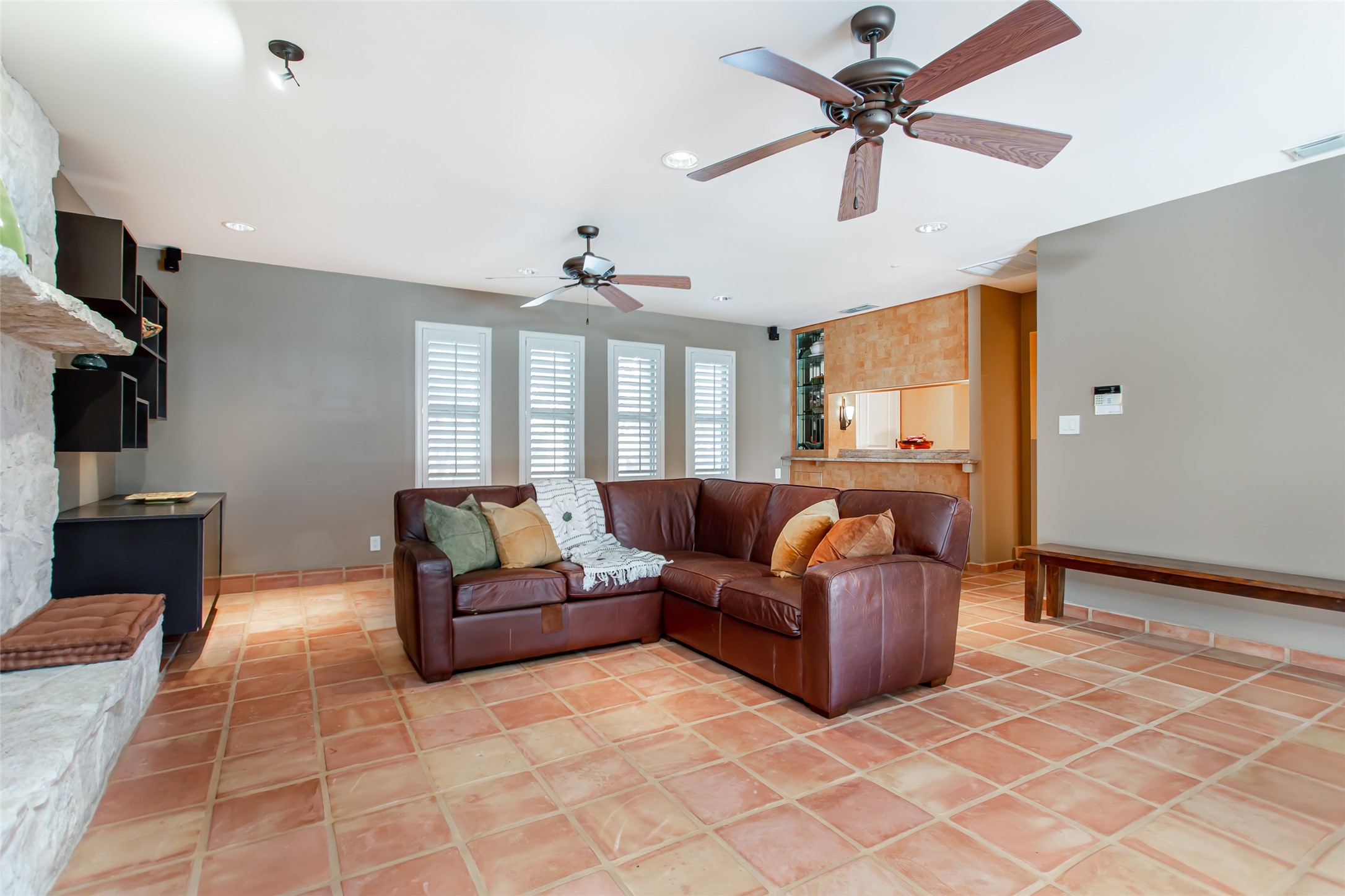 3501 Esplendor Avenue