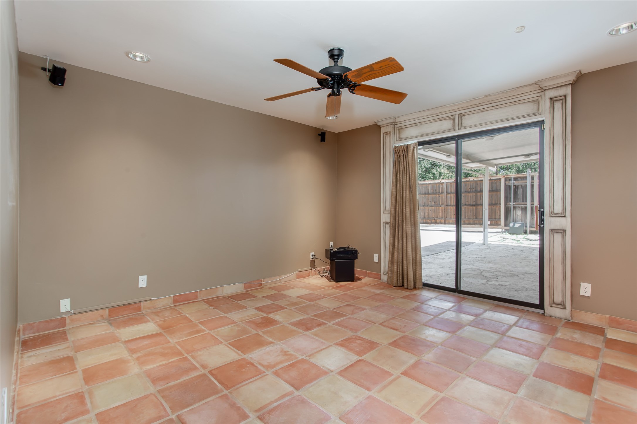 3501 Esplendor Avenue