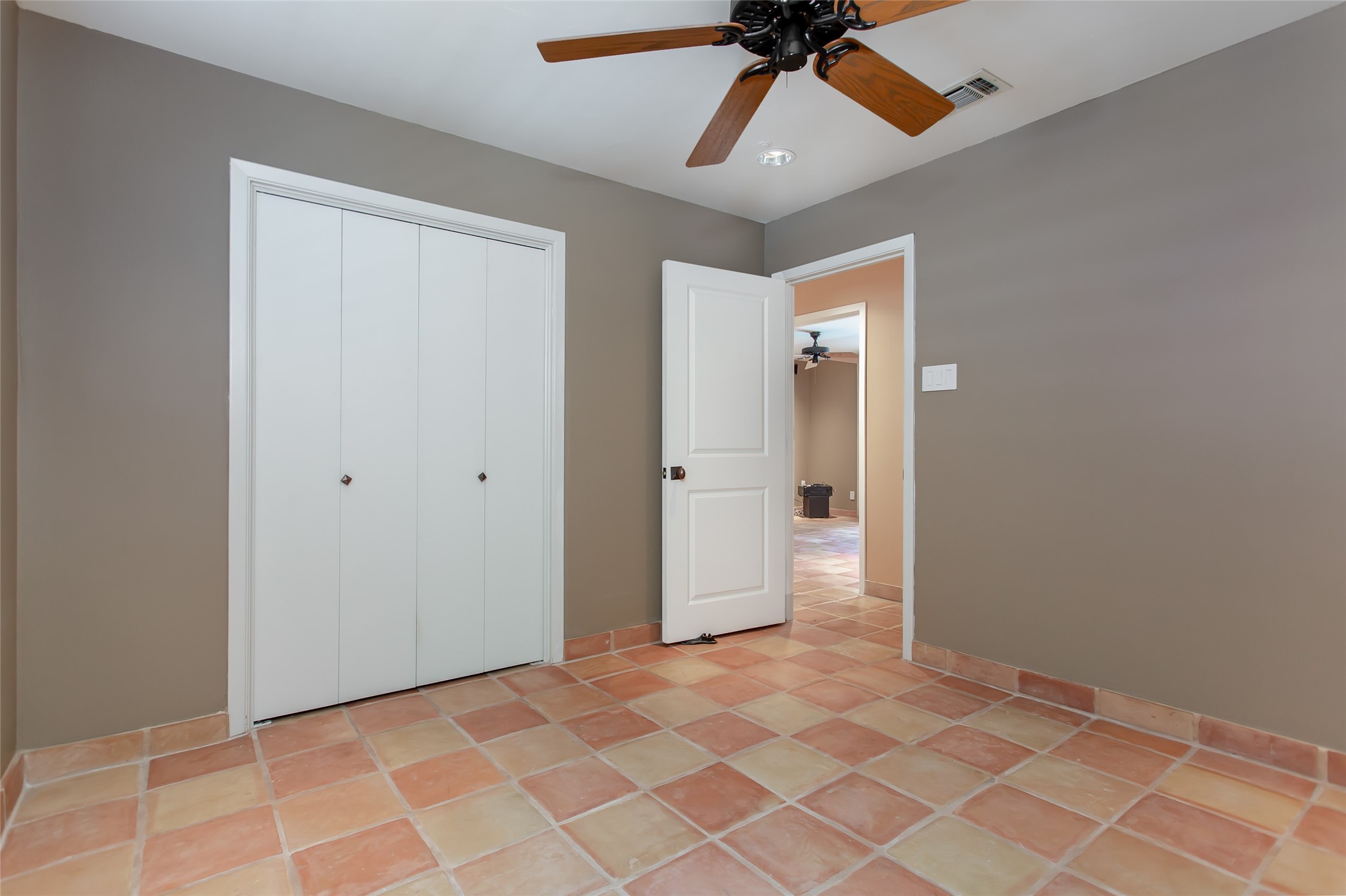 3501 Esplendor Avenue