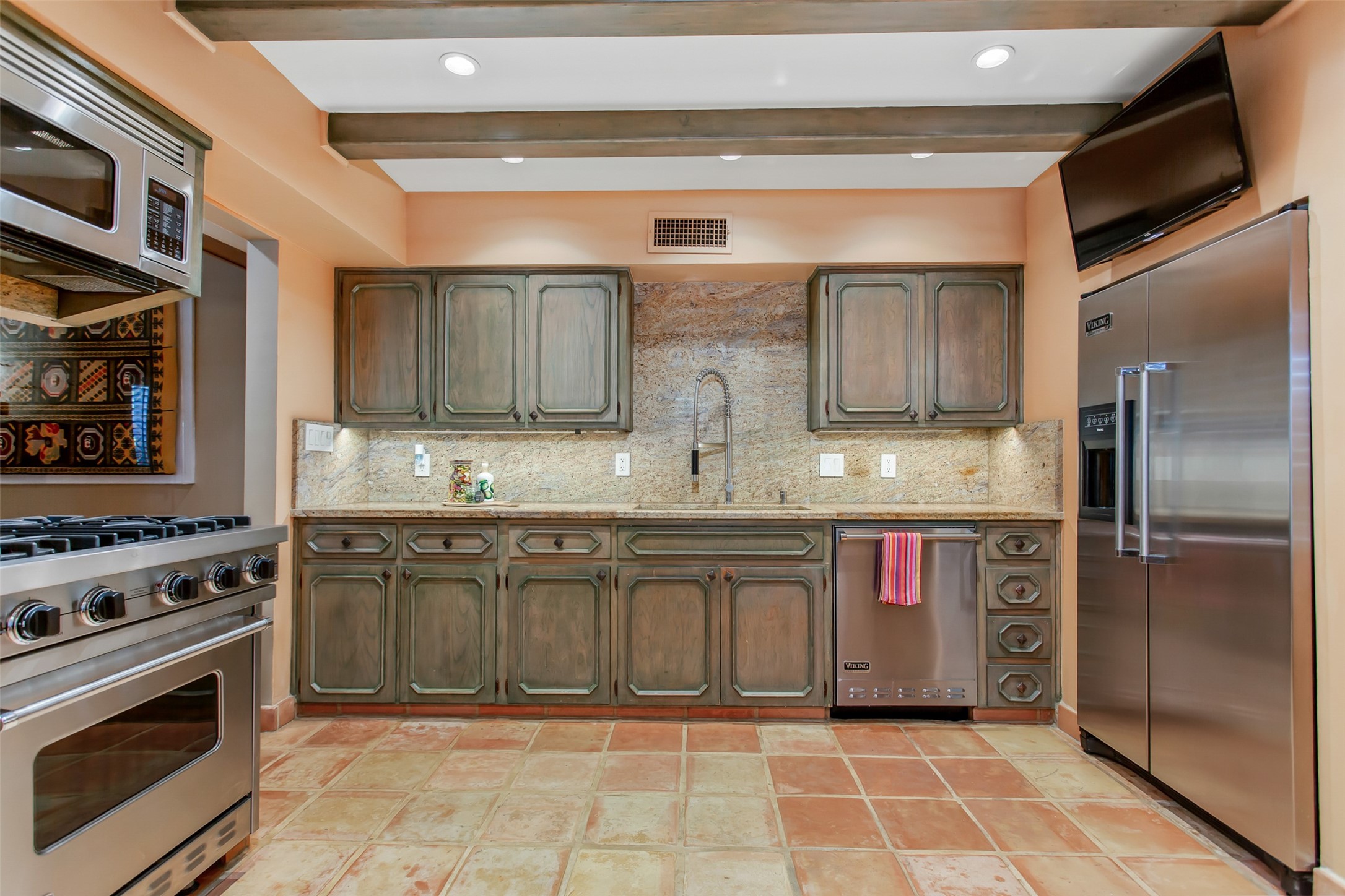 3501 Esplendor Avenue