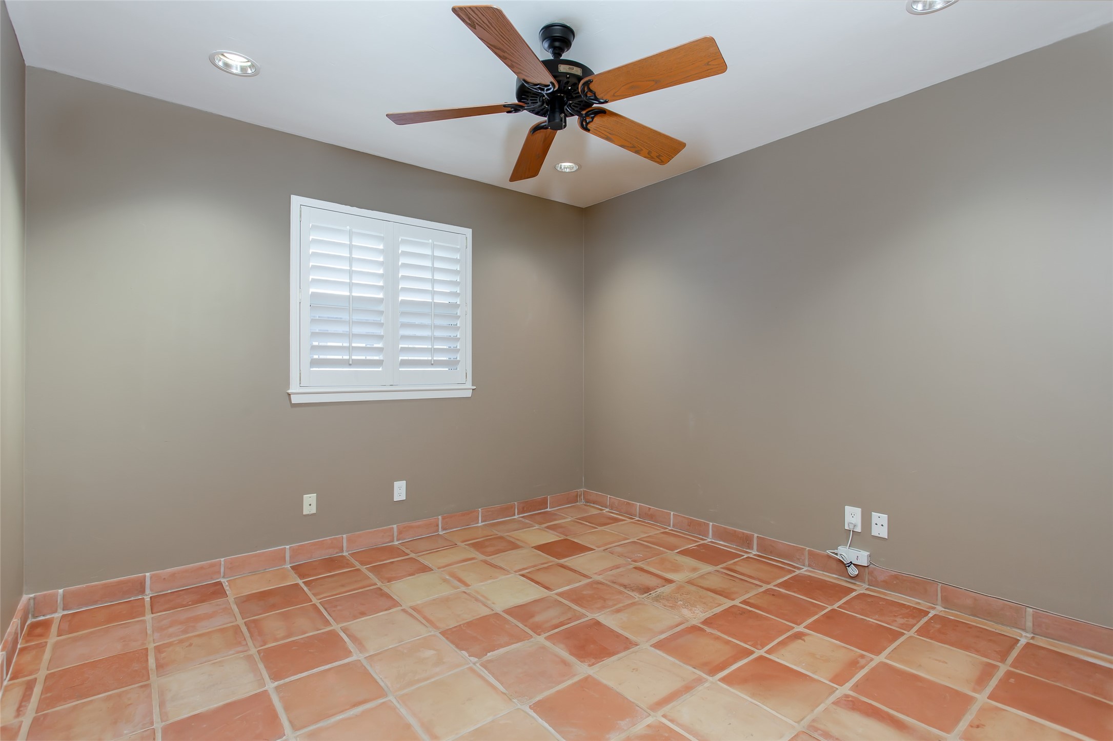 3501 Esplendor Avenue