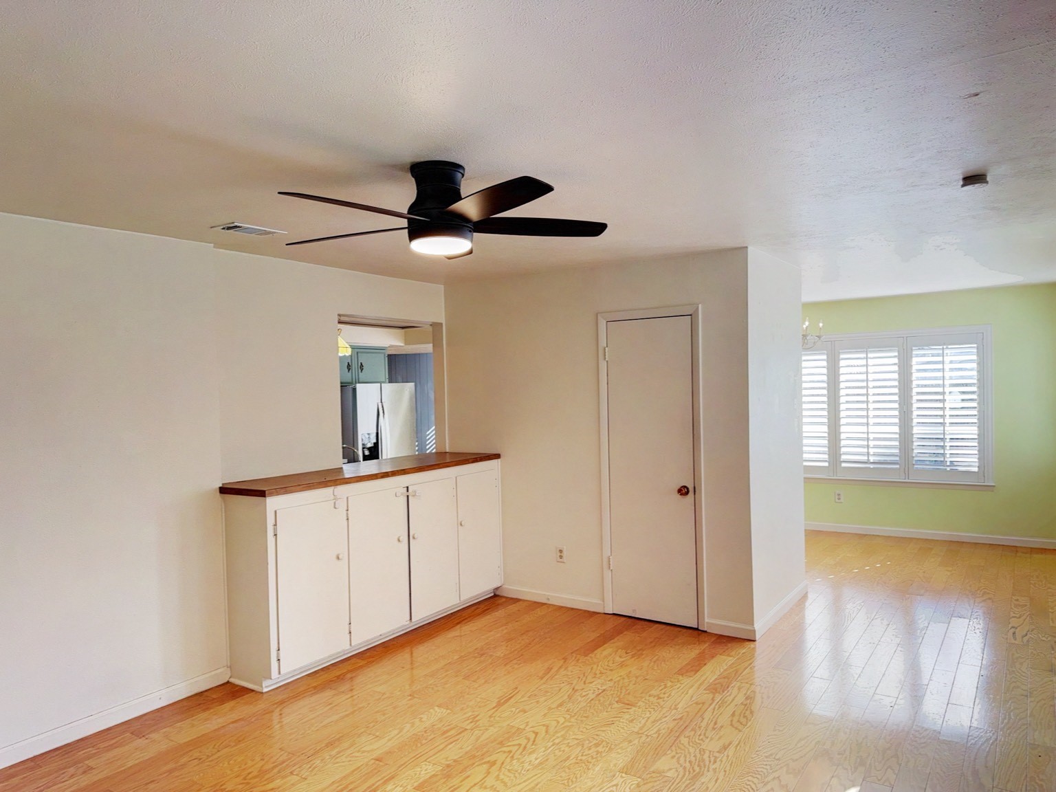 1122 W Northgate Drive