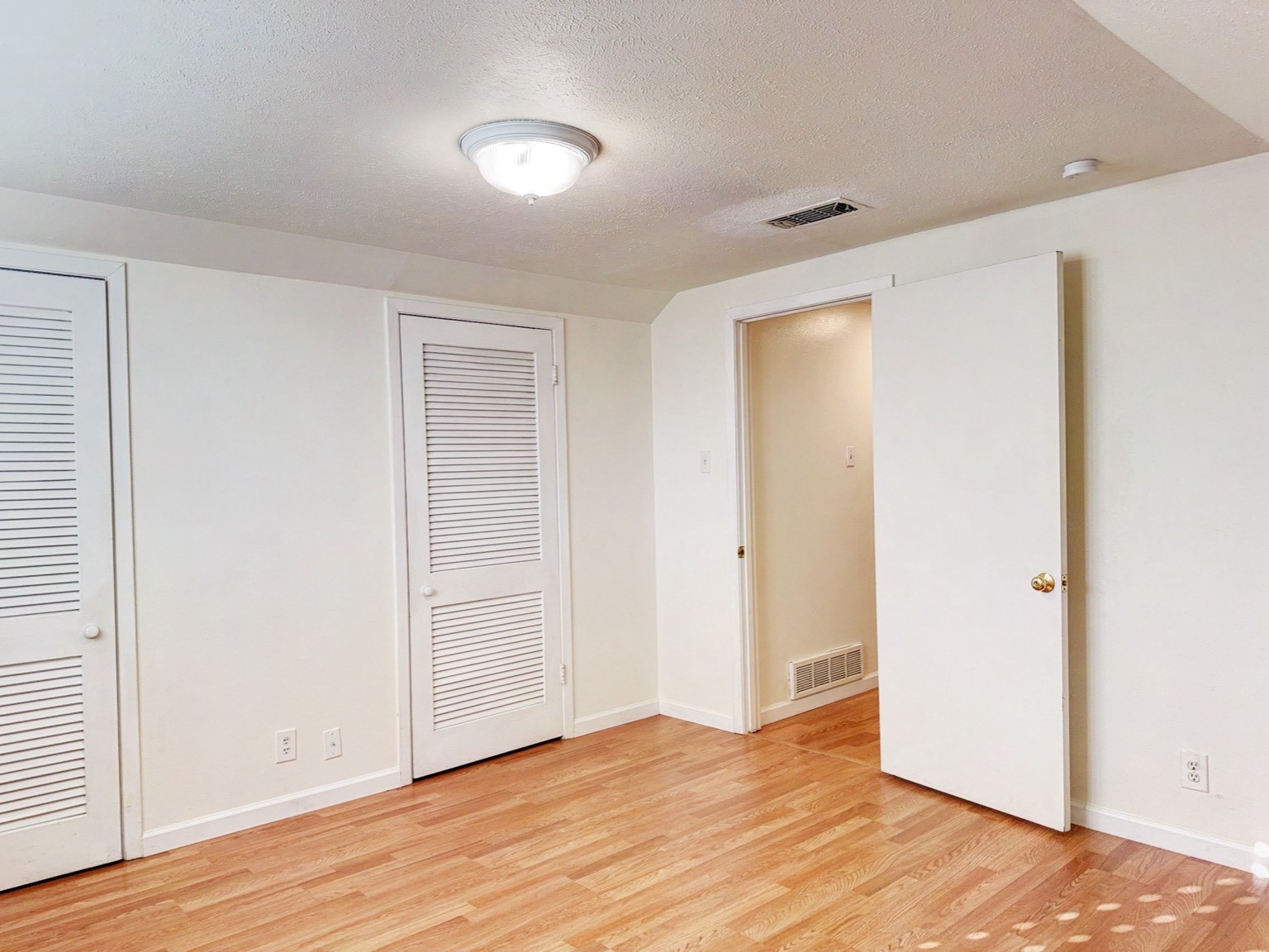 1122 W Northgate Drive