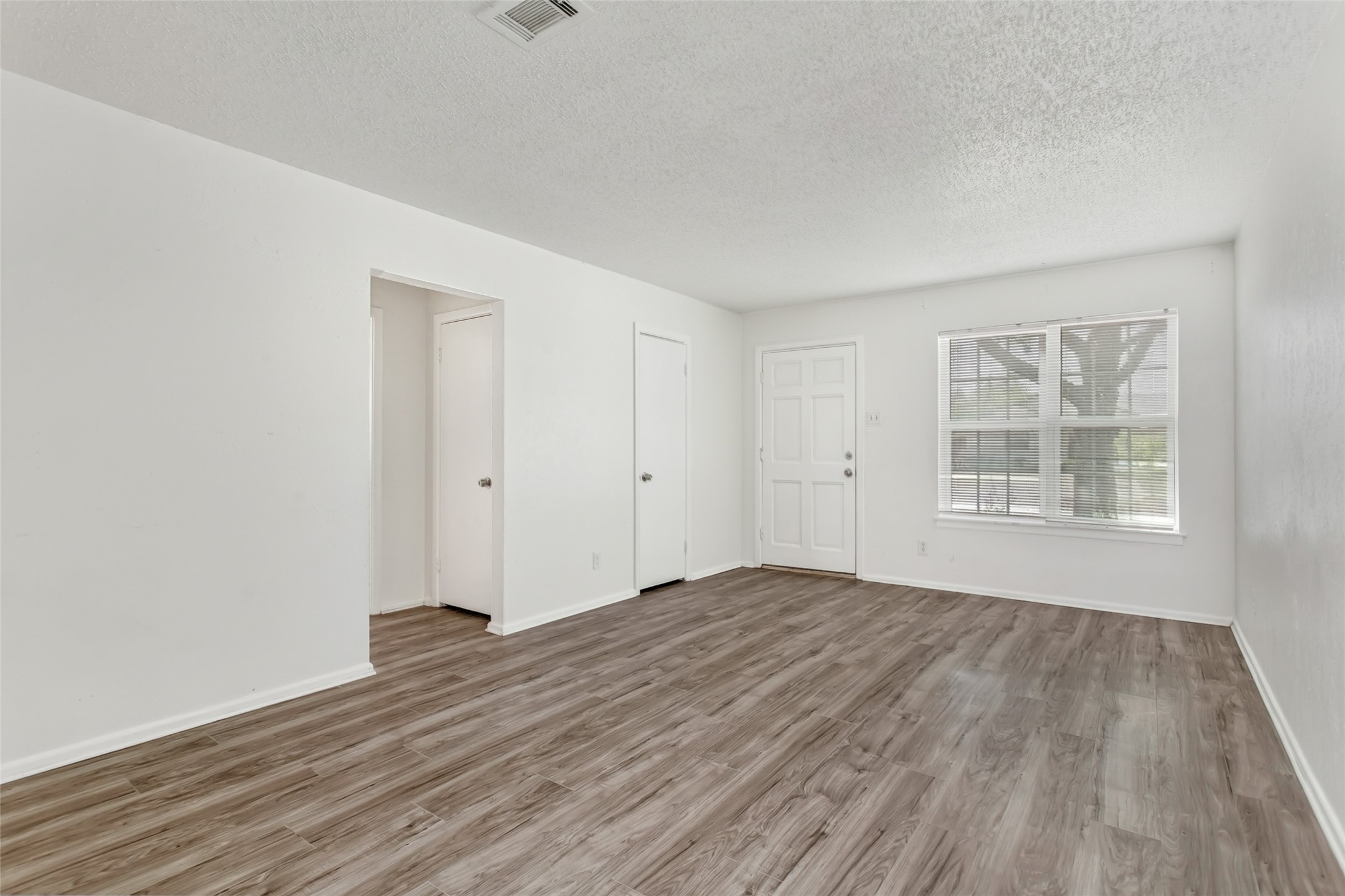 3009 W 11th Street