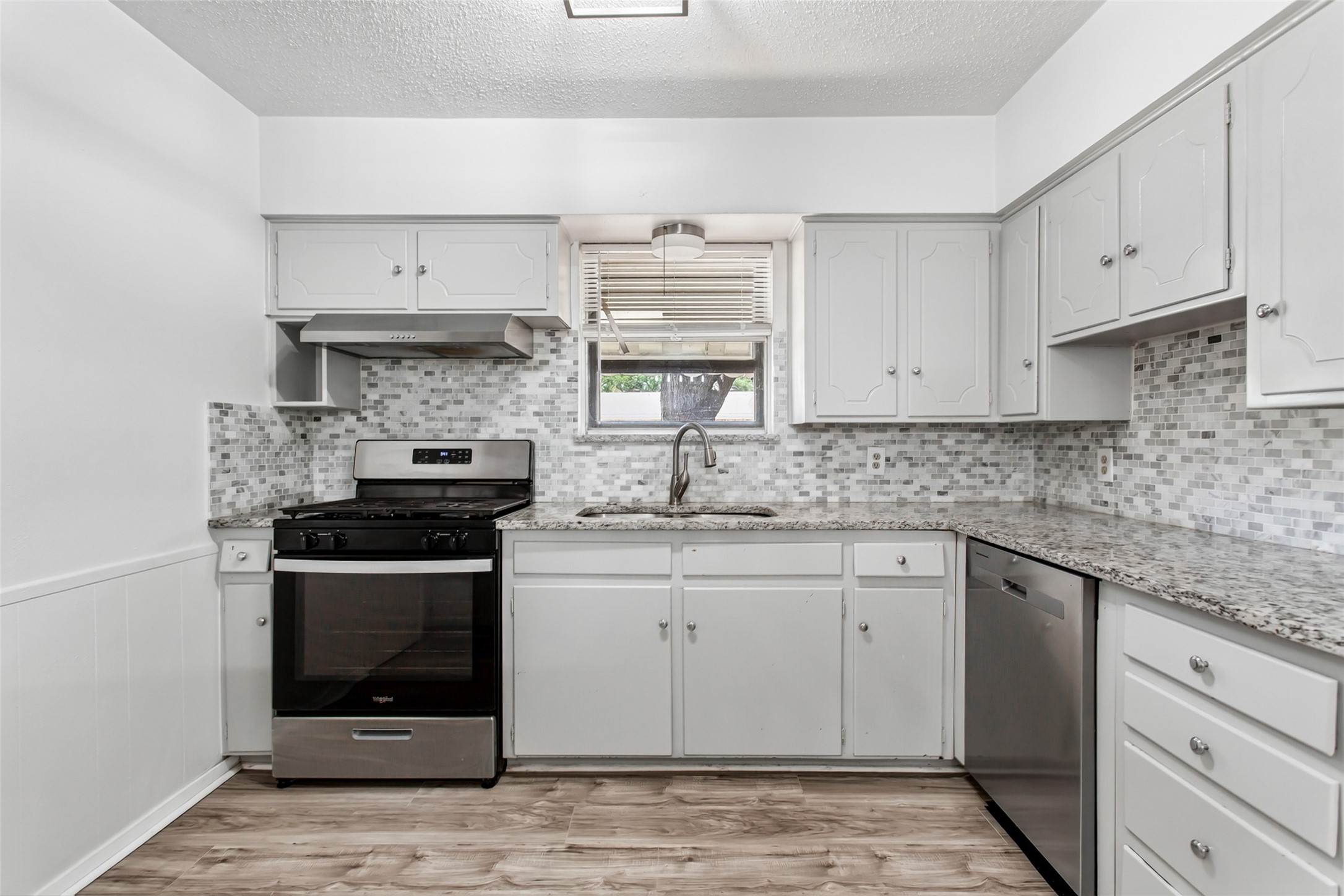 3009 W 11th Street