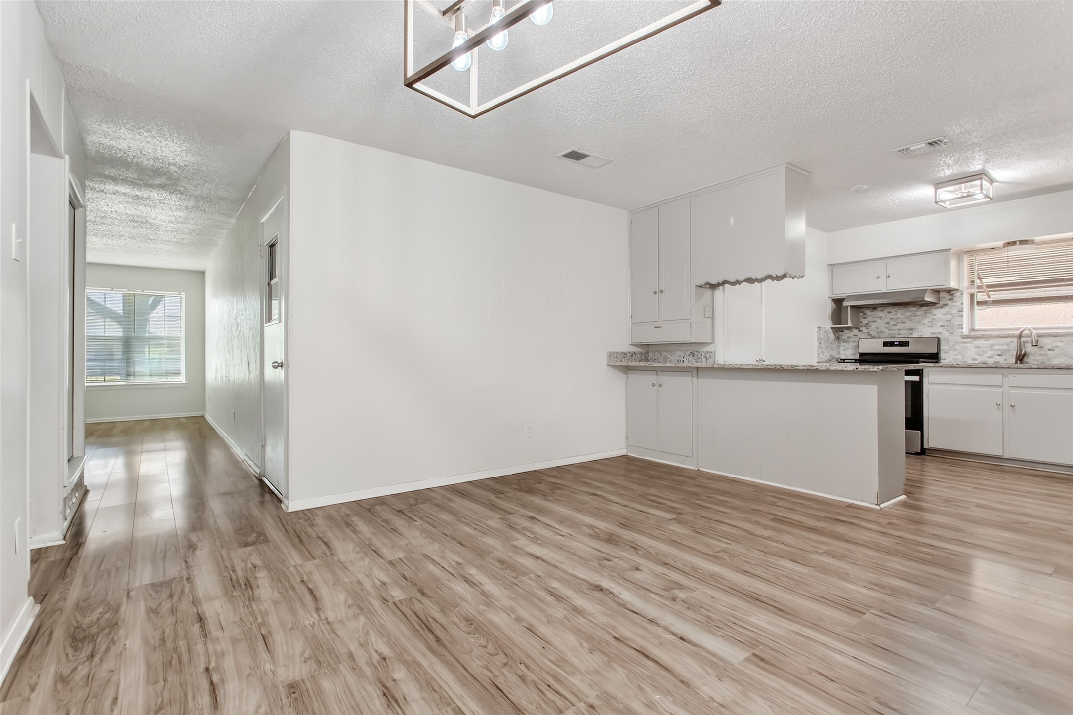 3009 W 11th Street