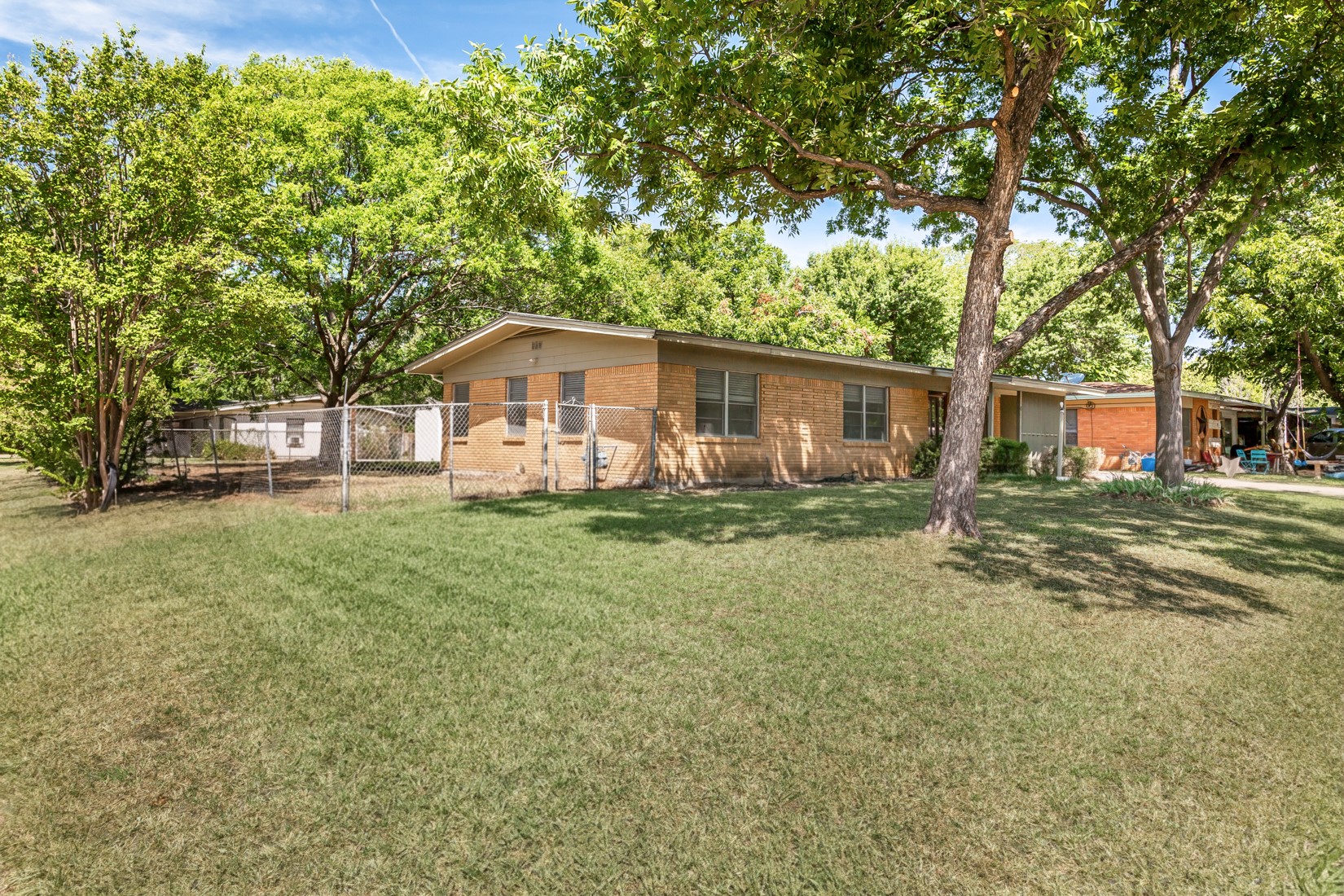1203 Sunnybrook Drive