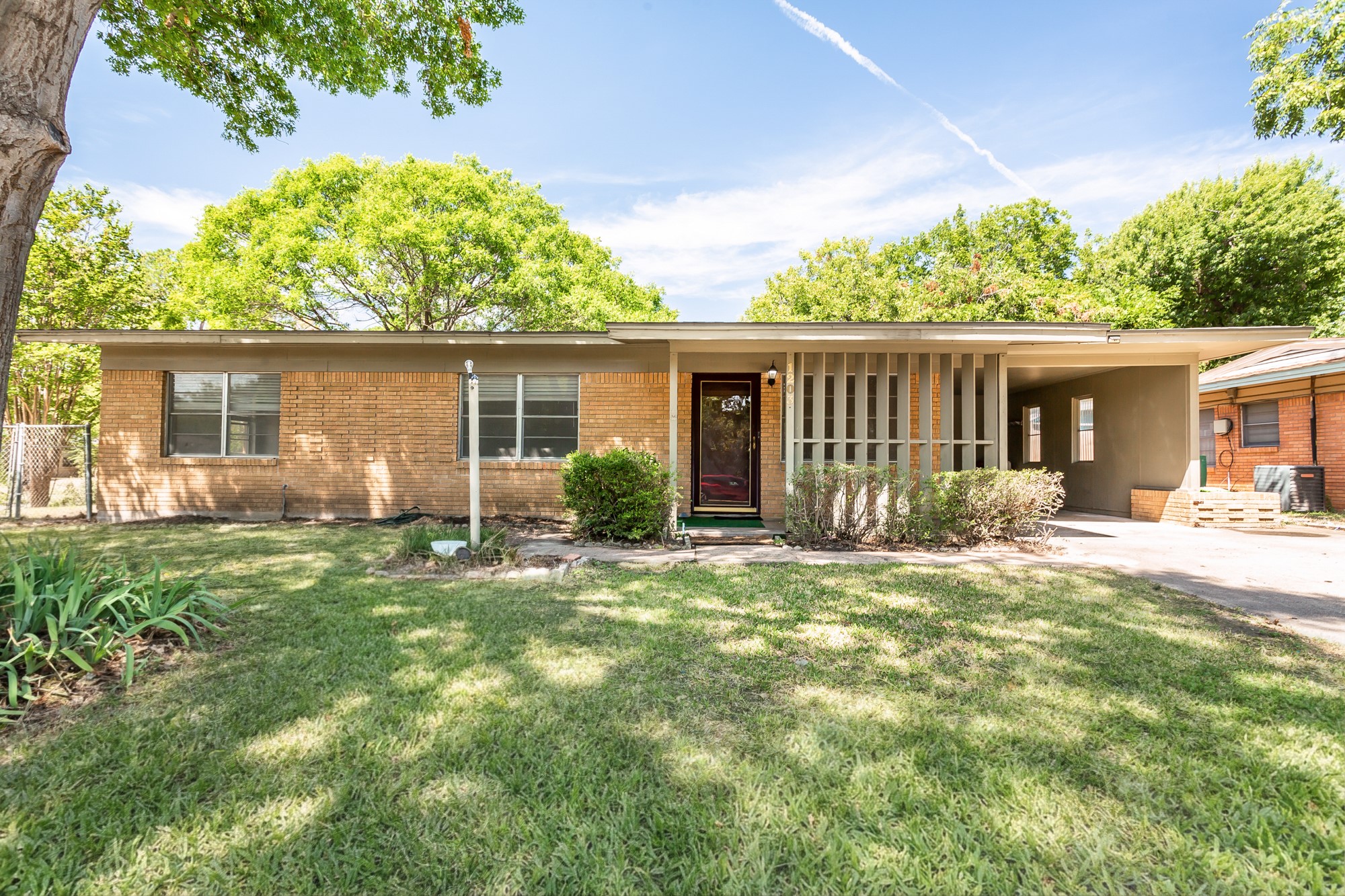 1203 Sunnybrook Drive