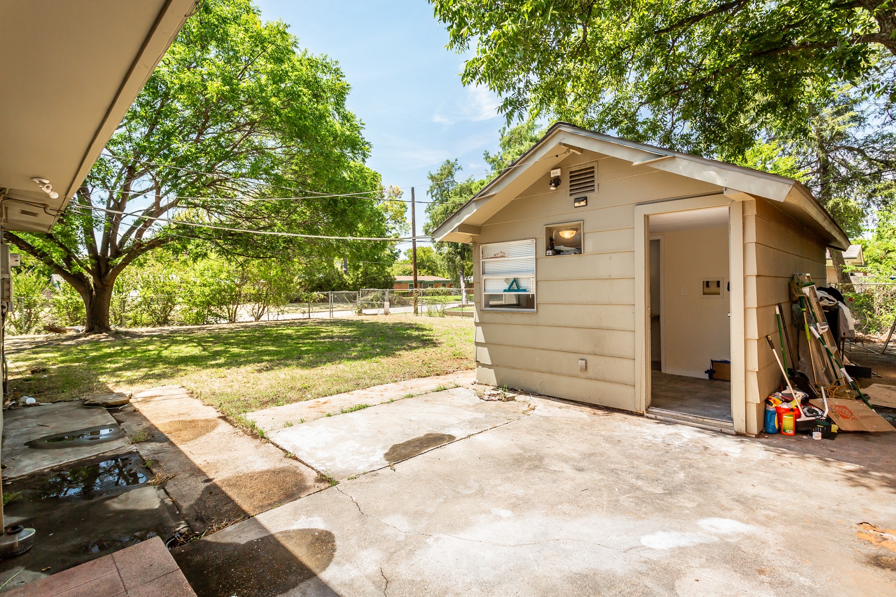 1203 Sunnybrook Drive