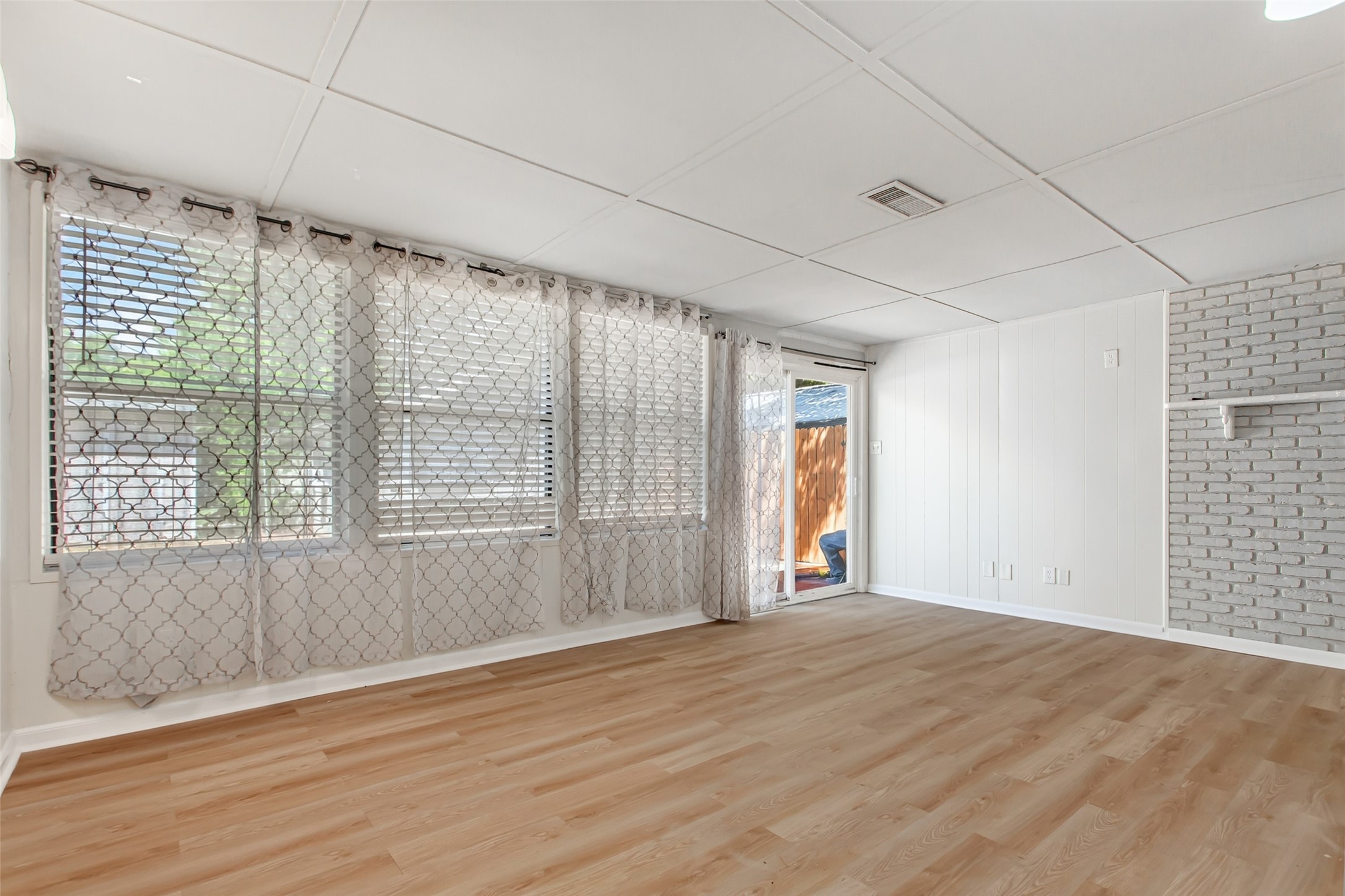 1203 Sunnybrook Drive