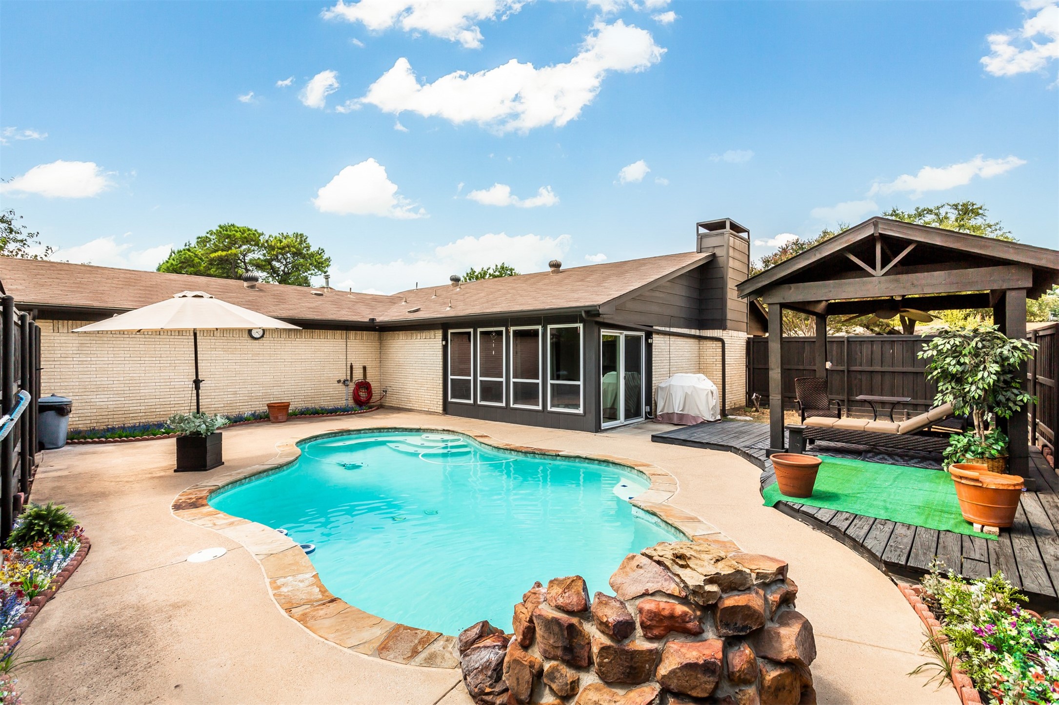 2600 Quail Valley