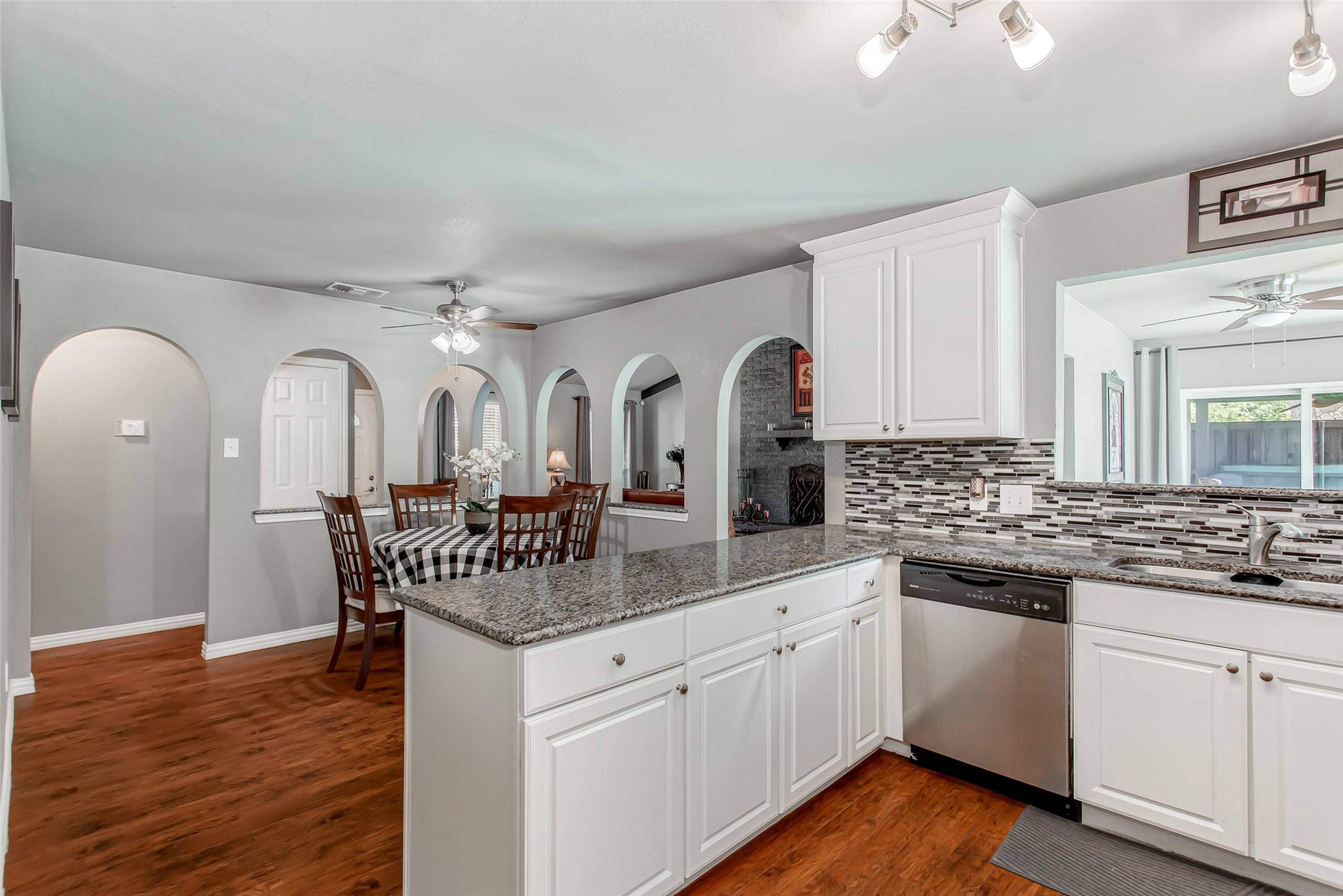 2600 Quail Valley