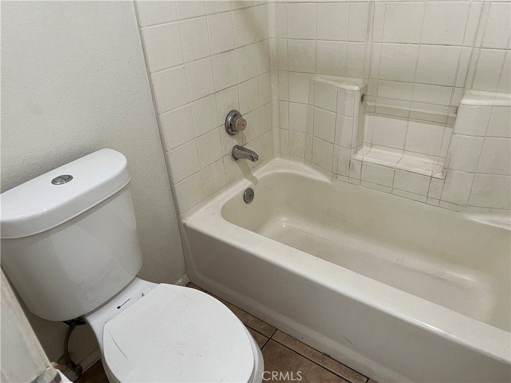 11812 Begonia Avenue