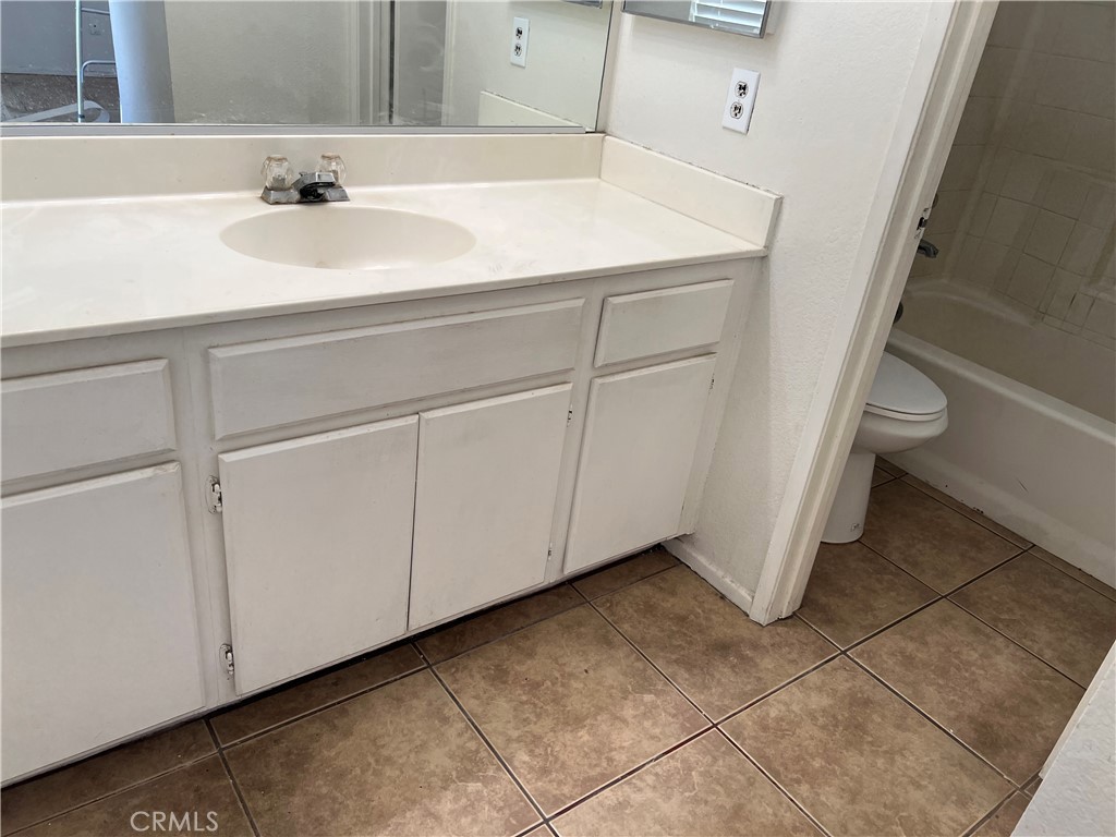 11812 Begonia Avenue