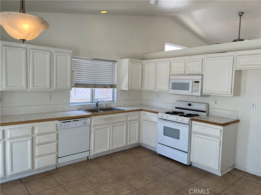 11812 Begonia Avenue