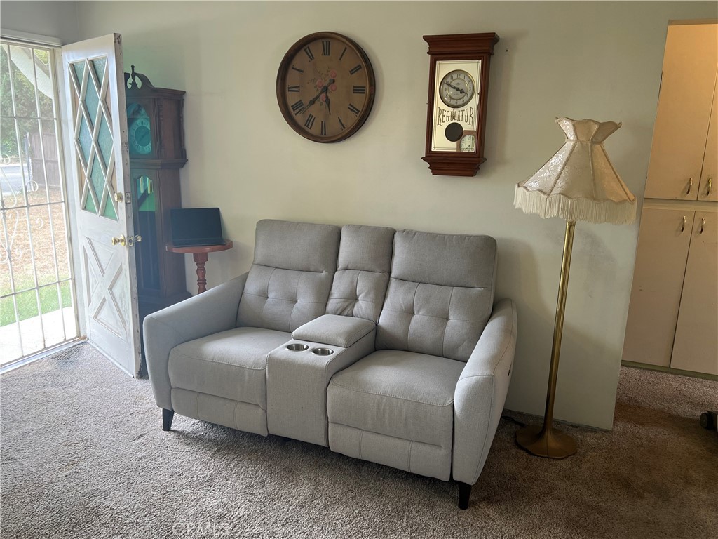 225 W Franklin Avenue