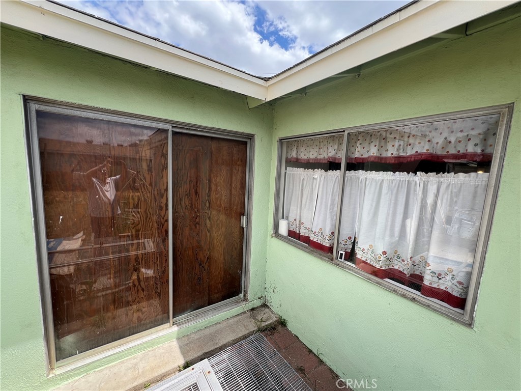 225 W Franklin Avenue