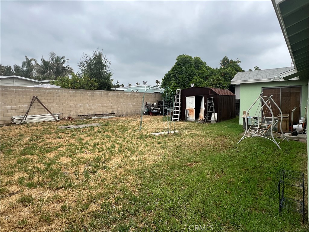 225 W Franklin Avenue