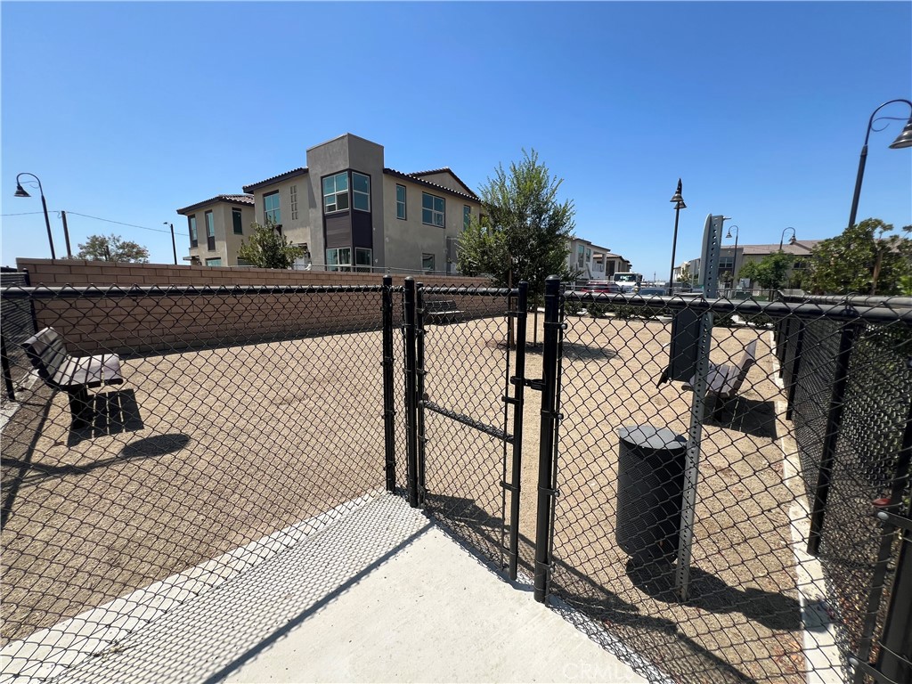 4402 S Clifton Avenue 91