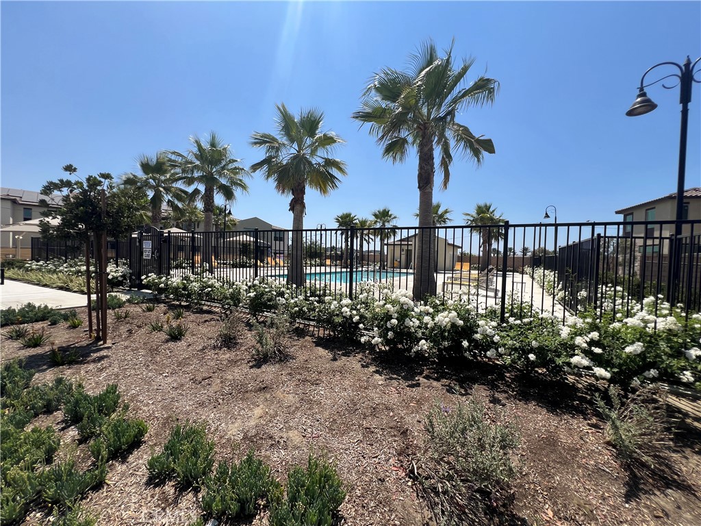 4402 S Clifton Avenue 91