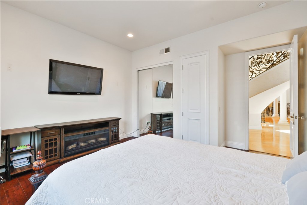 1243 Jacaranda Place