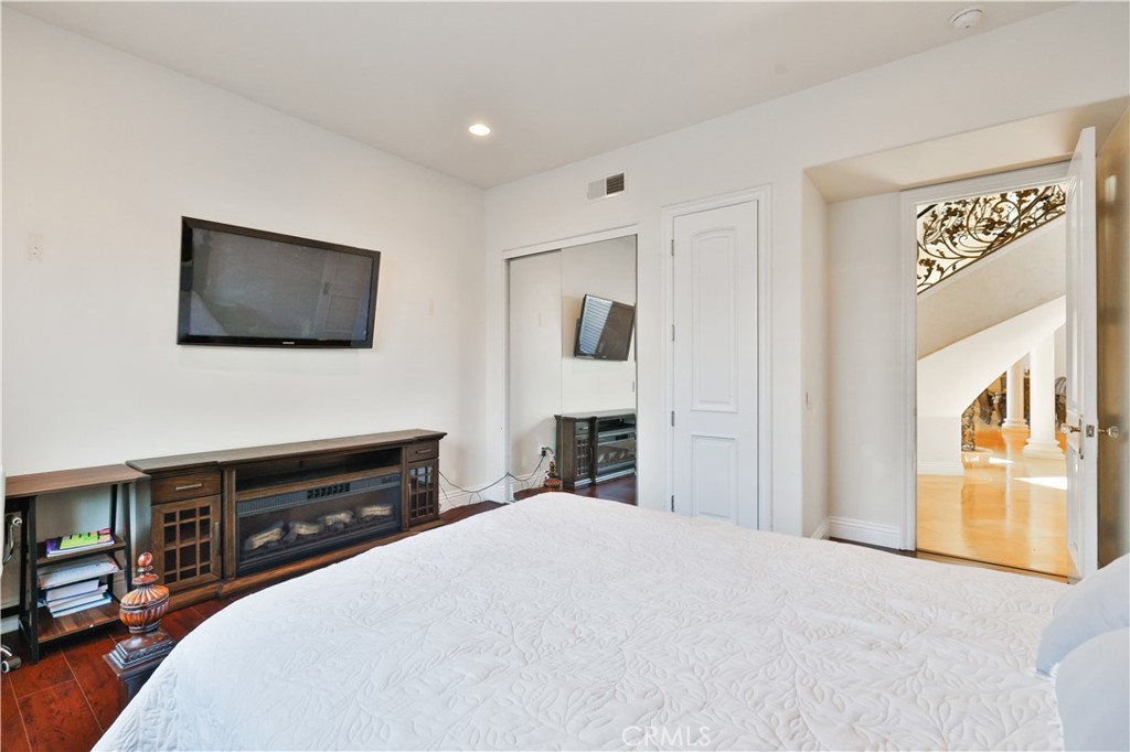 1243 Jacaranda Place