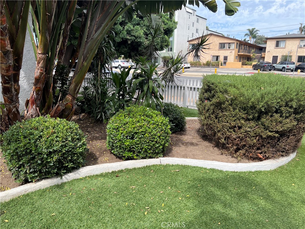 2403 Louella Avenue
