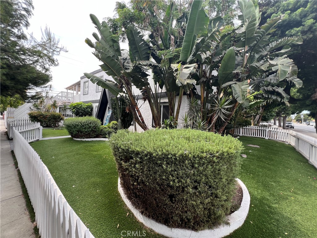 2403 Louella Avenue