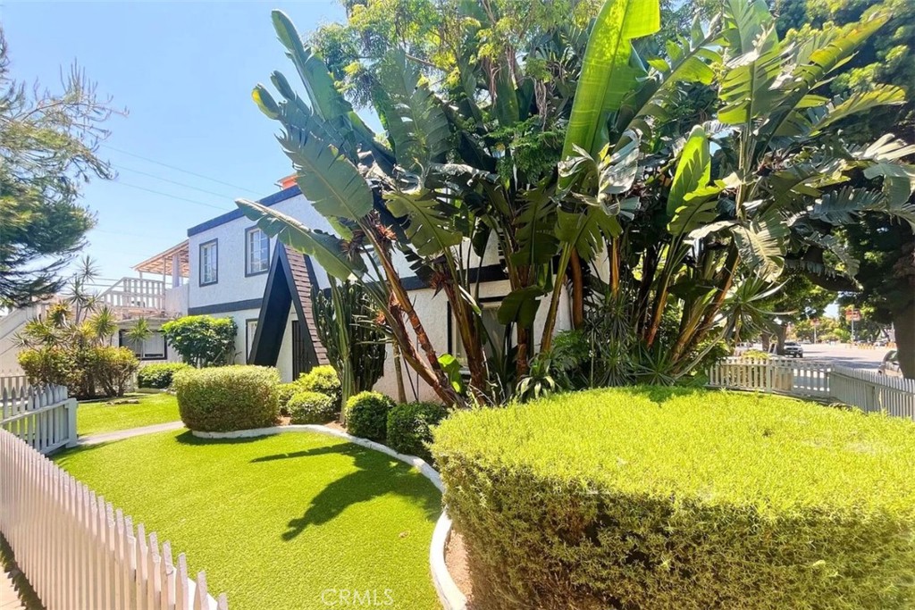 2403 Louella Avenue