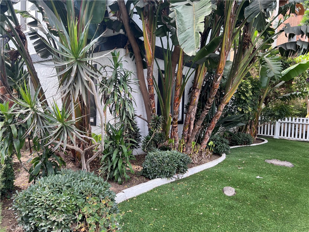 2403 Louella Avenue