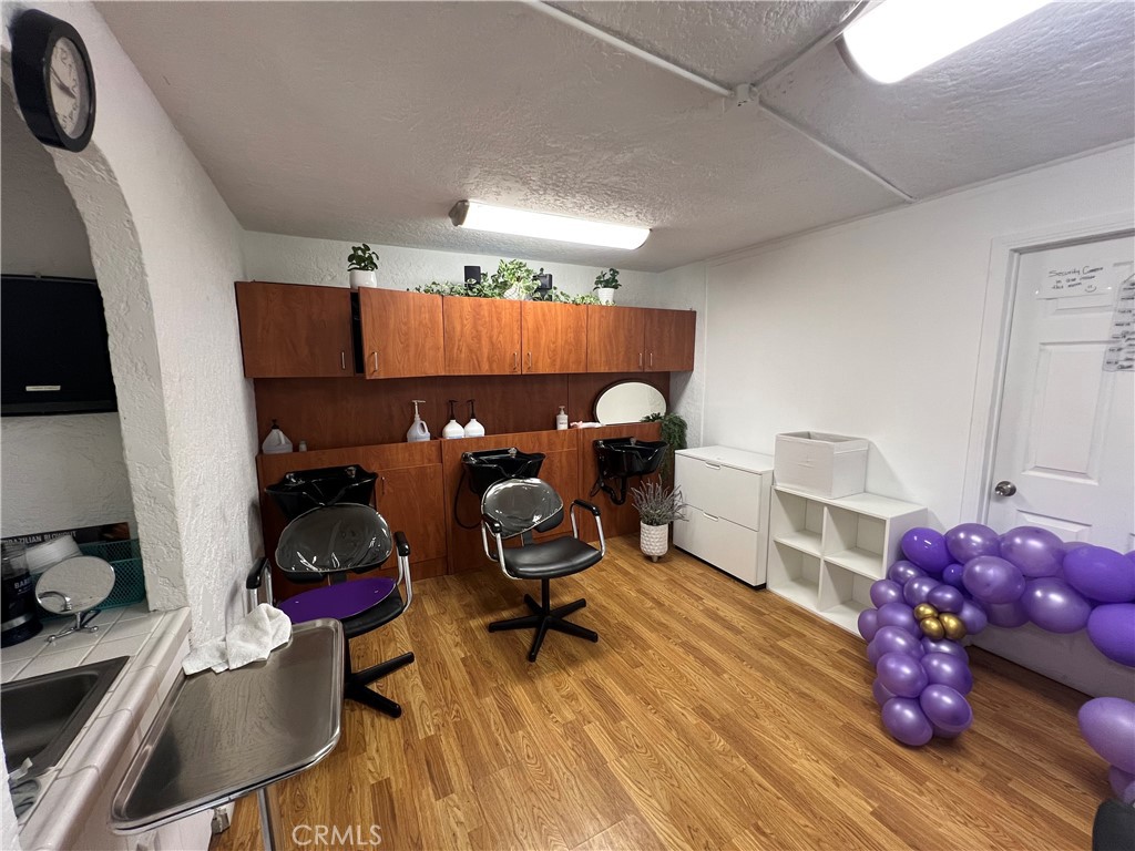 1051 N Citrus Avenue