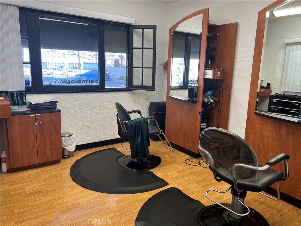 1051 N Citrus Avenue