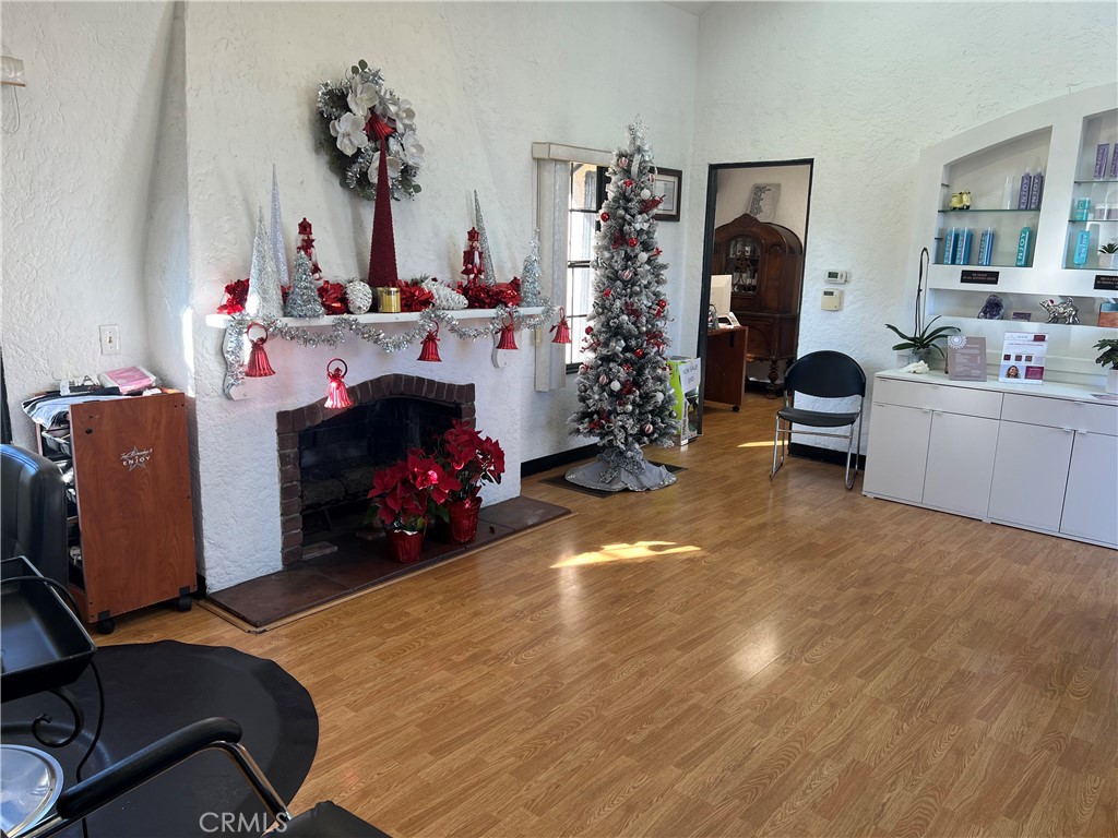 1051 N Citrus Avenue