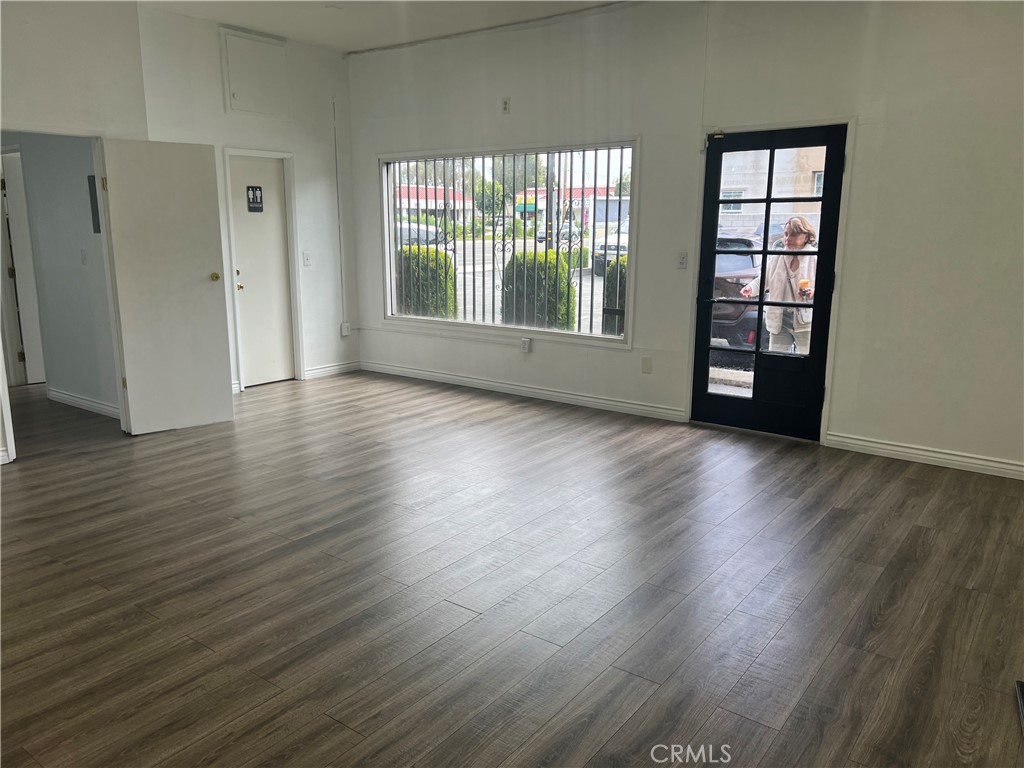 1051 N Citrus Avenue