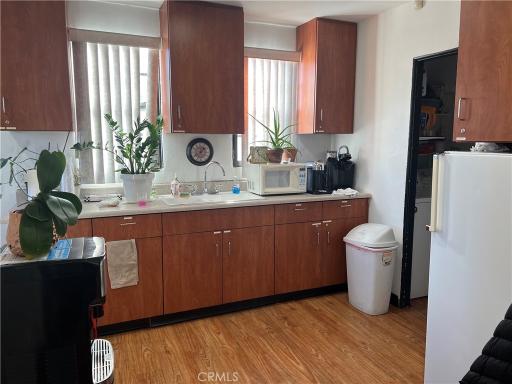 1051 N Citrus Avenue