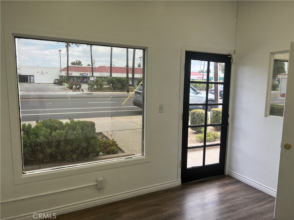 1051 N Citrus Avenue