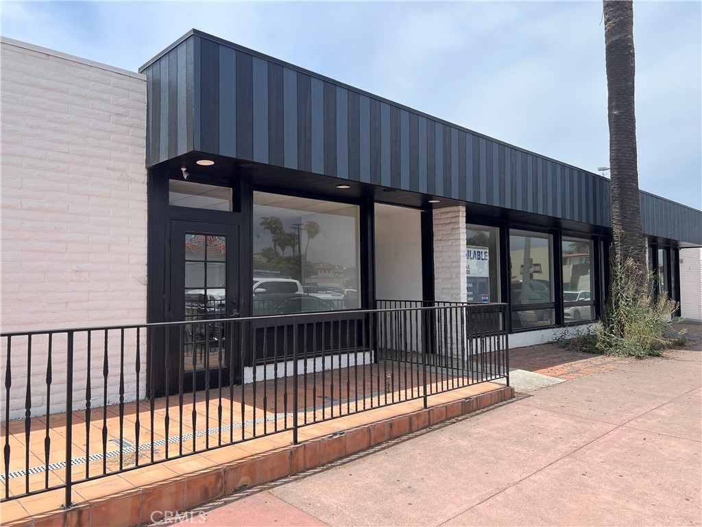 1640 N El Camino Real