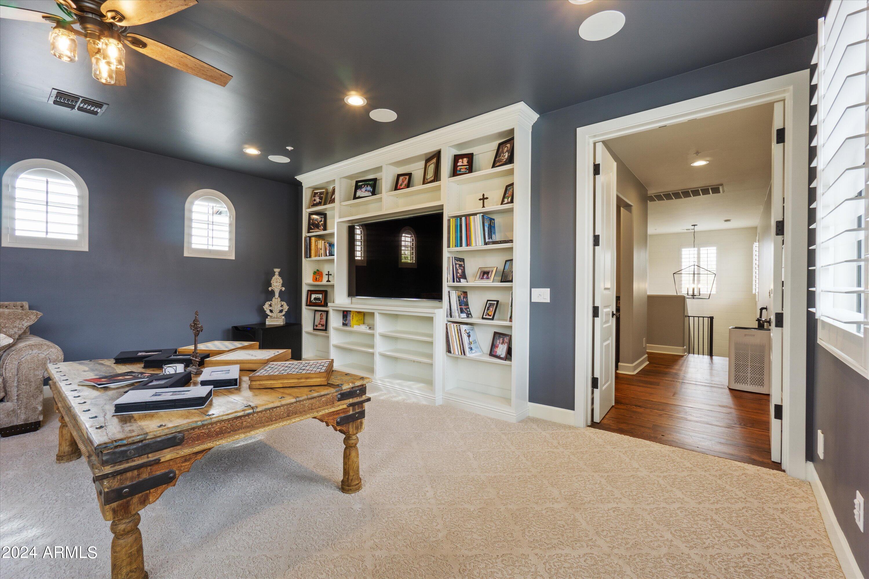 9412 E HIDDEN SPUR Trail